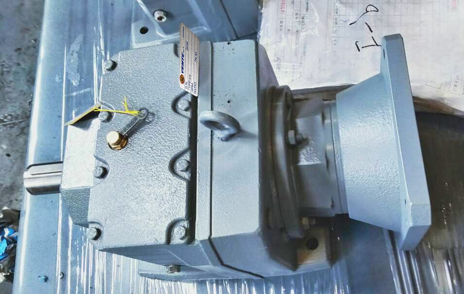 破碎機(jī)減速機(jī)，大扭矩減速機(jī),齒輪減速電機(jī)