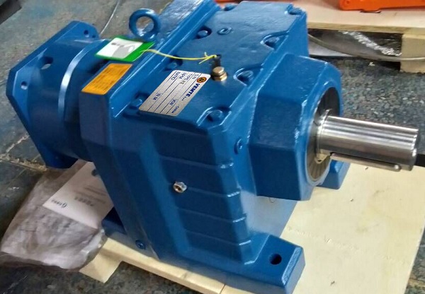 1600W電機減速機,1.6KW減速機含電機,R系列減速馬達(dá)1600瓦
